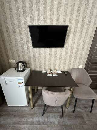 Гостиница Бельведер Томск Номер стандарт с 1 двуспальной кроватью-3