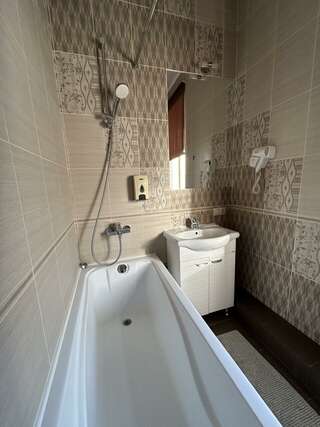 Гостиница Бельведер Томск Номер стандарт с 1 двуспальной кроватью-12