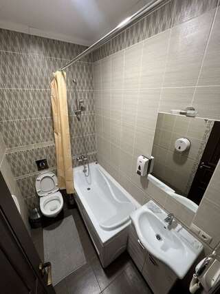 Гостиница Бельведер Томск Номер эконом с 2 односпальными кроватями-2